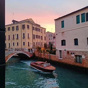 Ca' Dino - Canal View , Venecia Italia